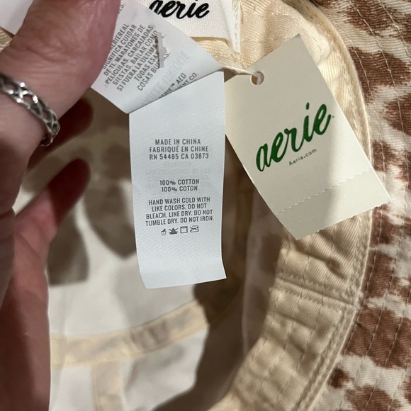 NWT Aerie 100% Cotton Tan and Cream Animal Print Bucket Hat - Picture 3 of 8